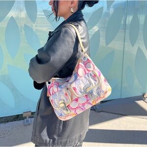 Vintage coach poppy shoulder bag! 💛